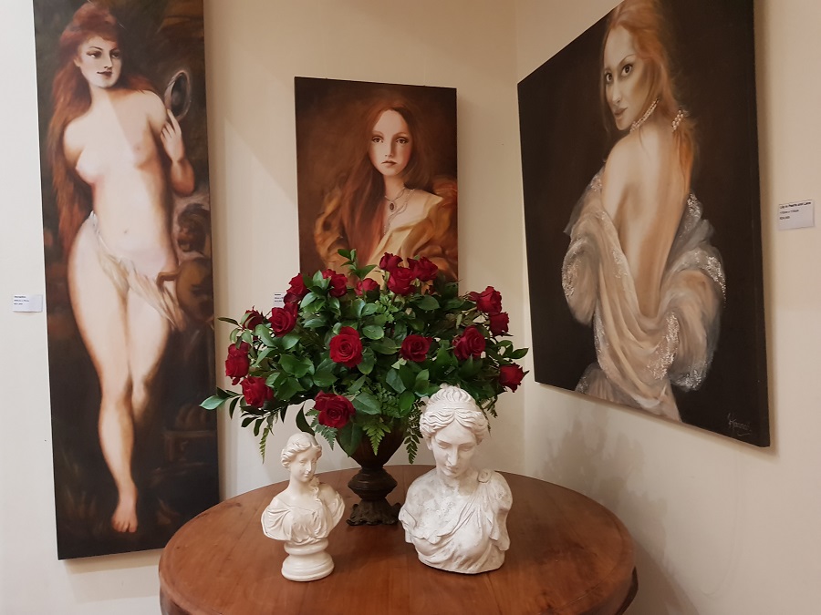 Women and Roses: a feature corner in Hannah's Gallery