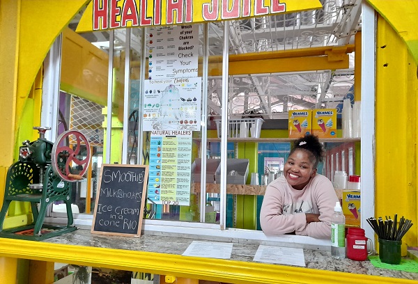 Happy as sunshine - the Healthy Juice Bar with Nontu Phoswa in attendance.